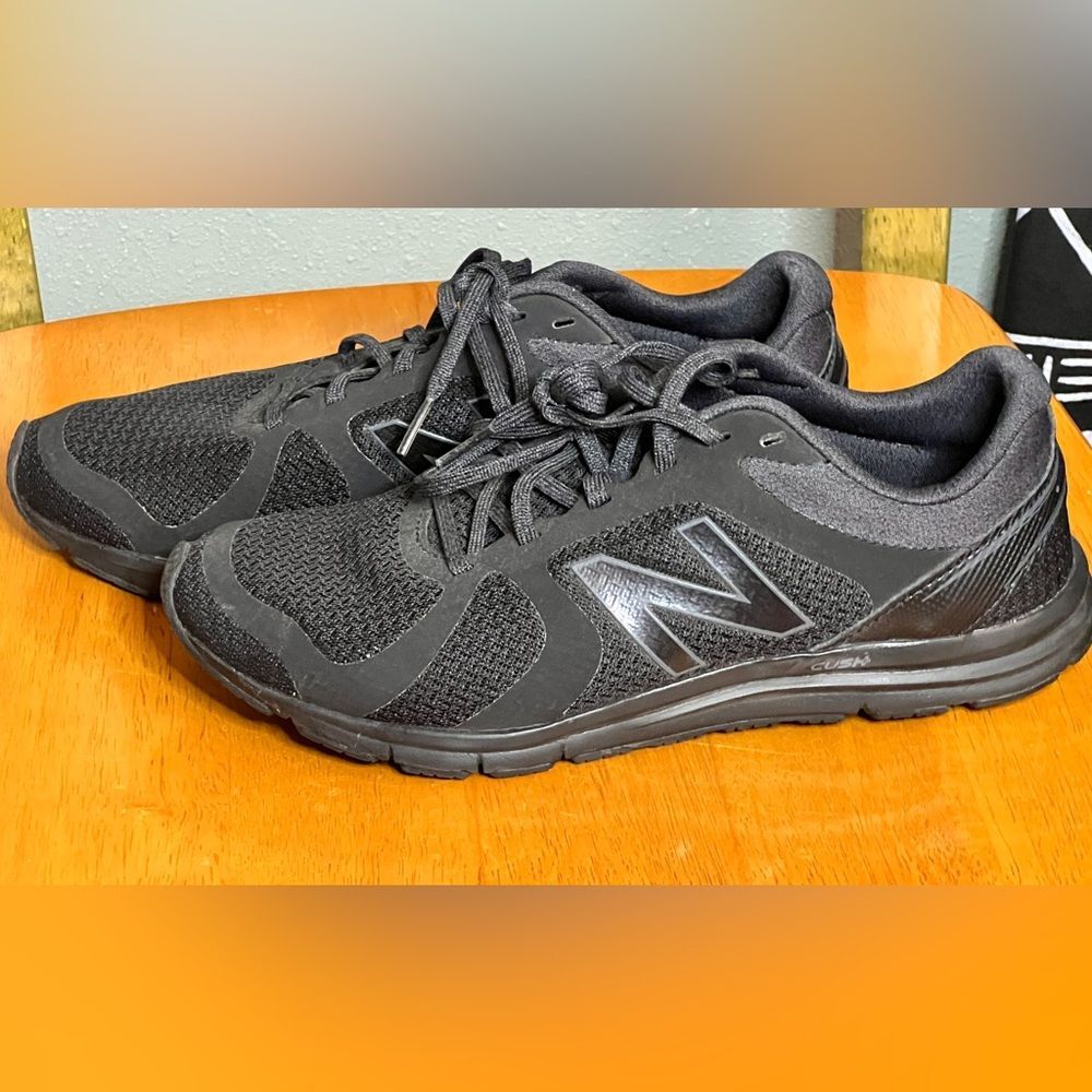 New Balance 635v2 Women's All Black Running Shoes 9